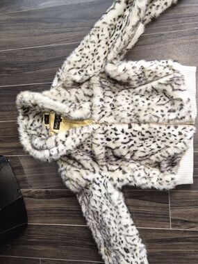 Baby Phat snow leopard coat🐾